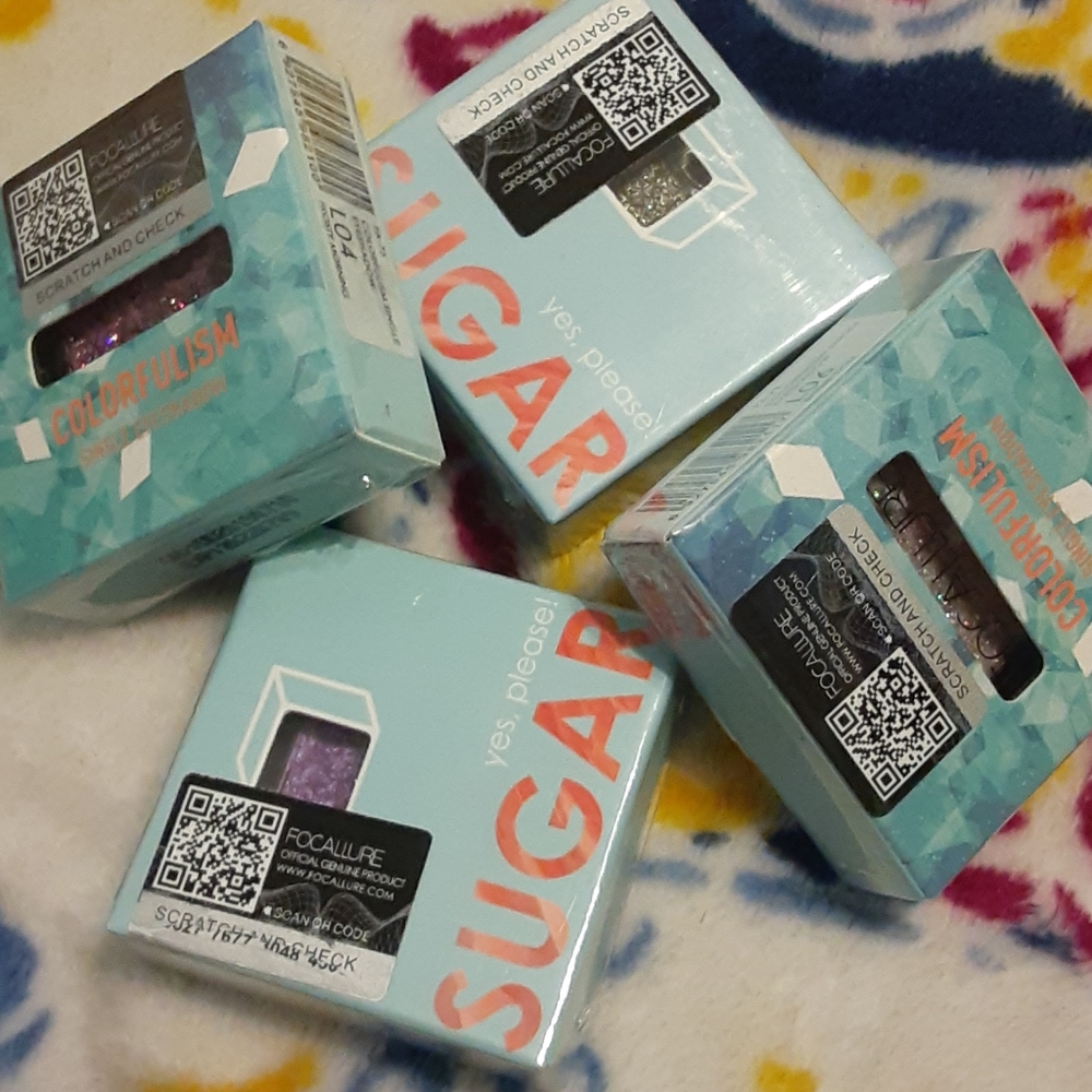 Yes please! Sugar; glitter eyetoppers